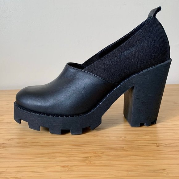 Vintage Shoes - 🍎 Chunky Black Heels 🍎